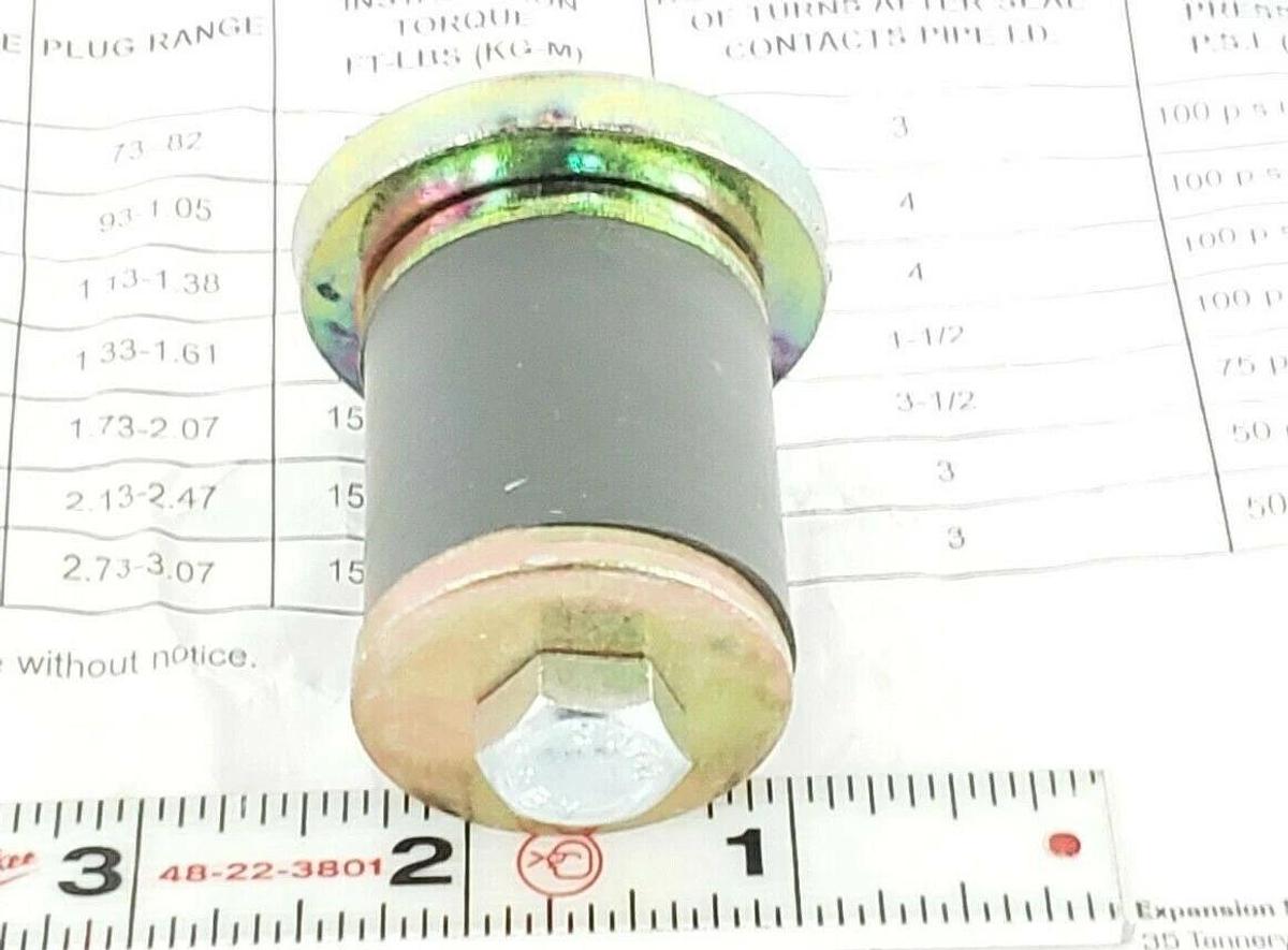 NIB EXPANSION SEAL TECH SVPC-0150-M VIBRA-PROOF CONDENSER PLUG, 010405, 1-1/2"