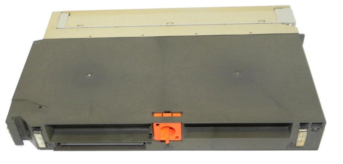 Used SIEMENS 6ES5-456-7LA11 DIGITAL OUTPUT MODULE 16x115/230VAC, 1A, 6ES54567LA11