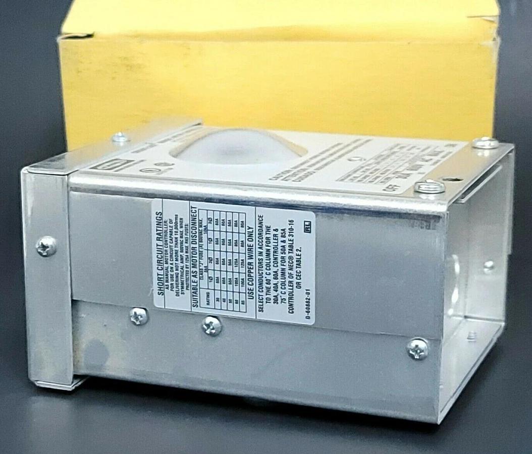 Used NIB HUBBELL HBL13R90 SURFACE MOUNT ENCLOSURE 30A