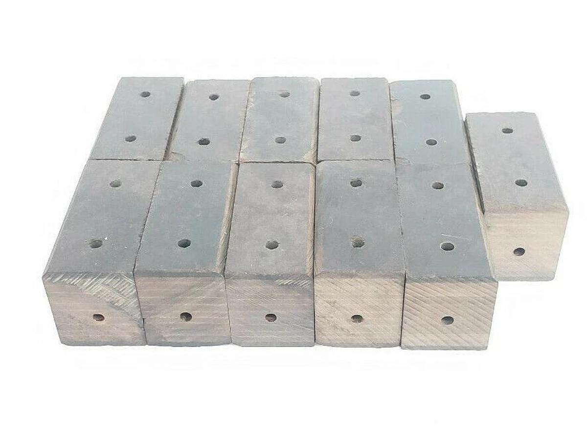 Used LOT OF 11 GE GENERAL ELECTRIC 372A466P1 D.C. SPACERS, FOR AK-150 BREAKER