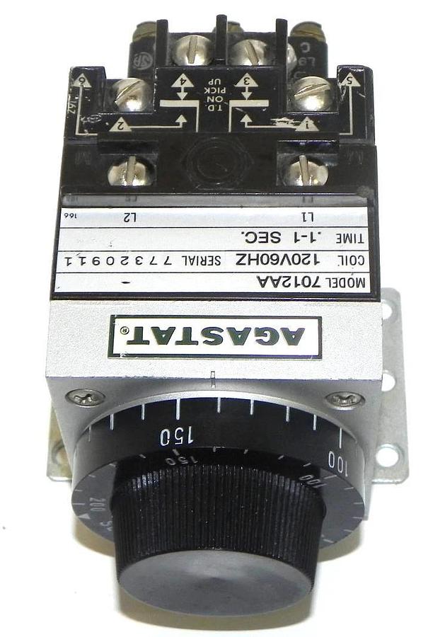 Used AGASTAT 7012AA TIME DELAY RELAY ON-DELAY DPDT 120VAC 0.1-1SECOND