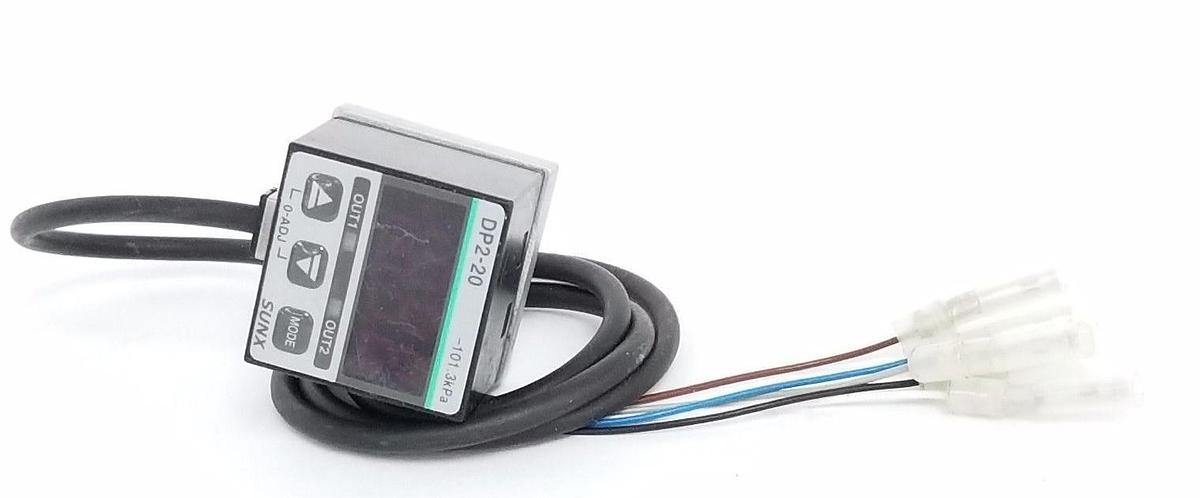 Used SUNX DP2-20 DIGITAL PRESSURE SENSOR DP220, 12 TO 24V DC