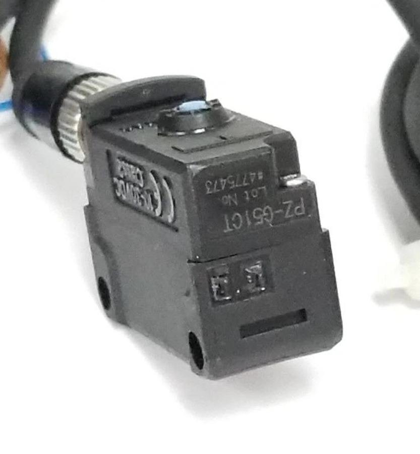 Used LOT OF 2 KEYENCE PZ-G51CT PHOTOELECTRIC TRANSMITTERS 10-30VDC