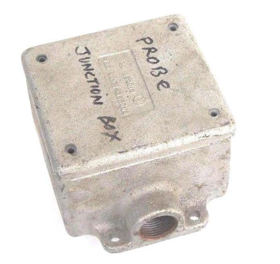 Used CROUSE HINDS S1002G CONDUIT ENCLOSURE 1/2" NPT