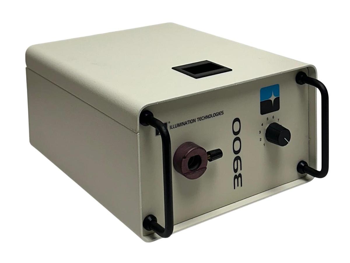 Refurbished ILLUMINATION TECHNOLOGIES IT MODEL 3900 LIGHT SOURCE 150W 88-132/176-264VAC REP