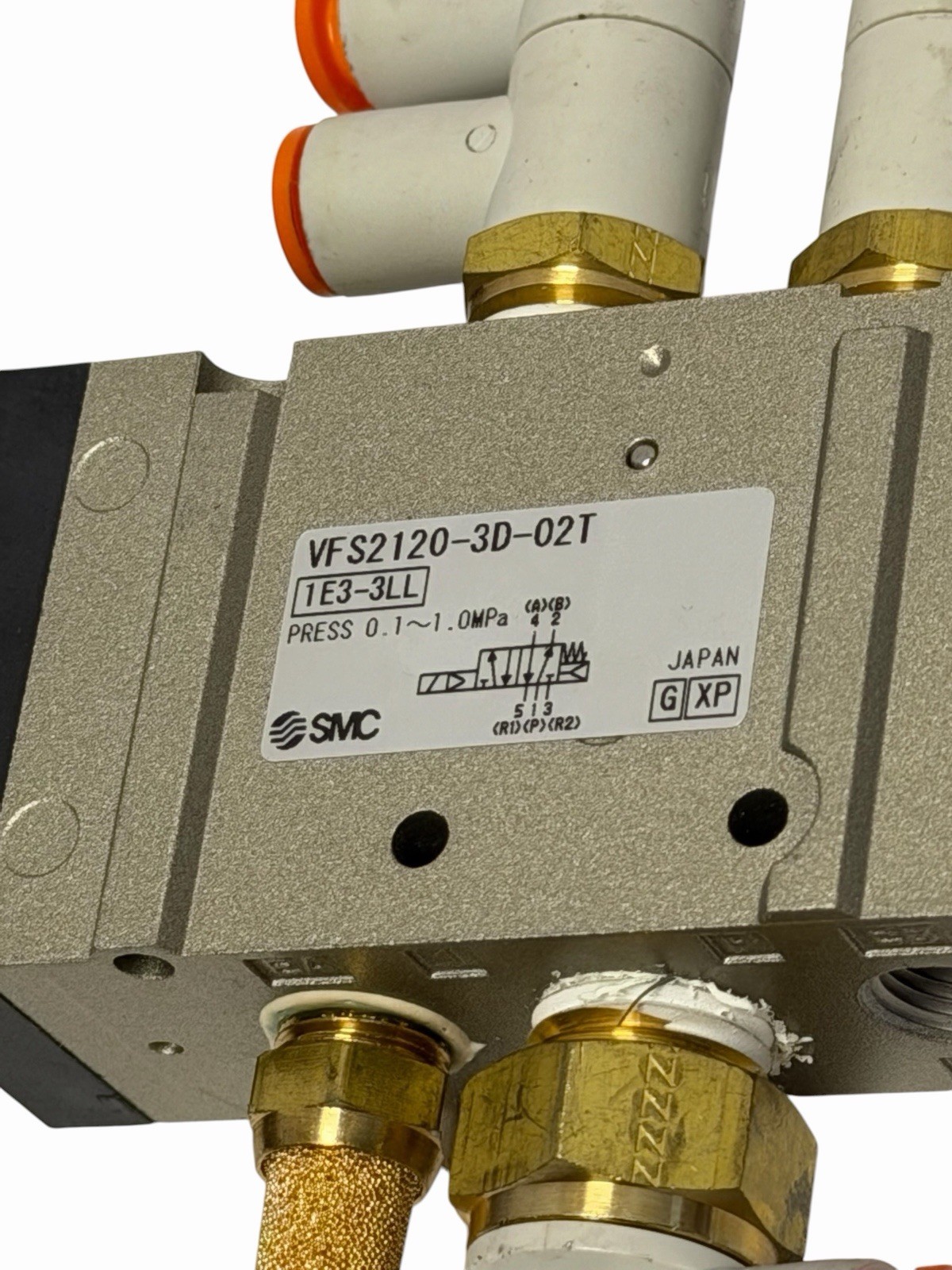 Used NEW SMC VFS2120-3D-02T SOLENOID VALVE VFS21203D02T 5-PORT 1/4 PORT SIZE
