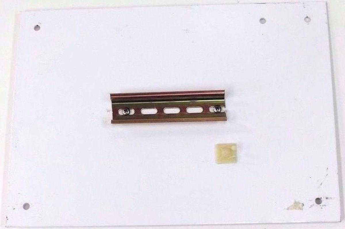 Used EUROBEX 5400 ESS PANEL BOX ENCLOSURE WITH SQUARE D 9001-K82 BUTTONS / BACK PLATE
