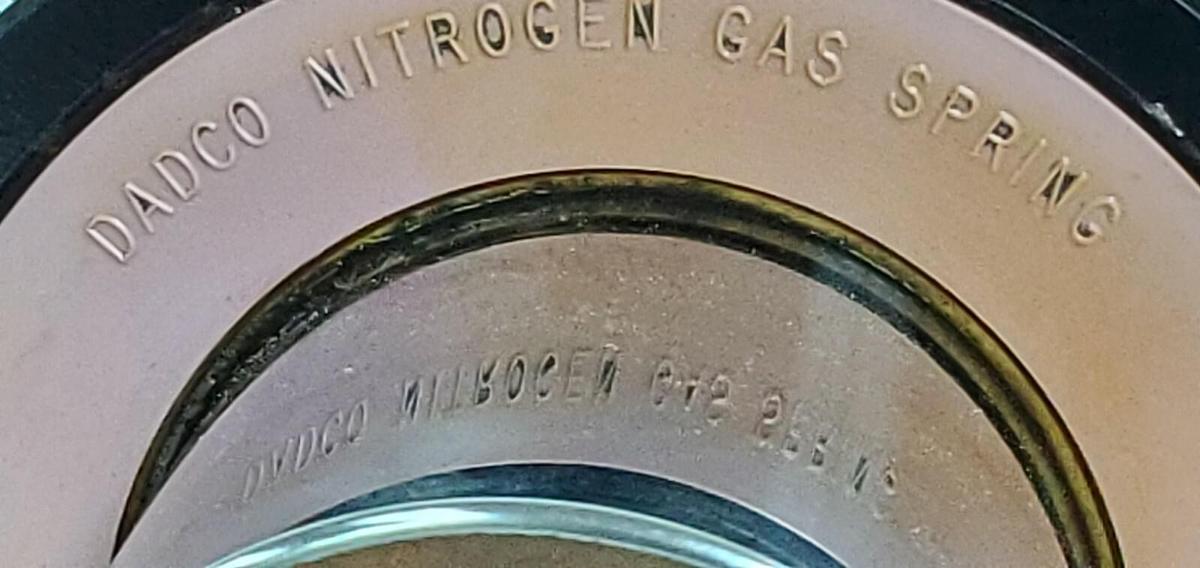 Used DADCO P/N: 0246-MVRT NITROGEN GAS SPRING NAAMS -N025007, MR0246-MVRT