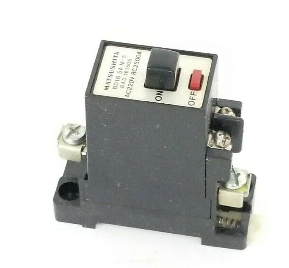 Used MATSUSHITA BAD-161505 CIRCUIT BREAKER BD16 5AM-5 AC220V RC2500A