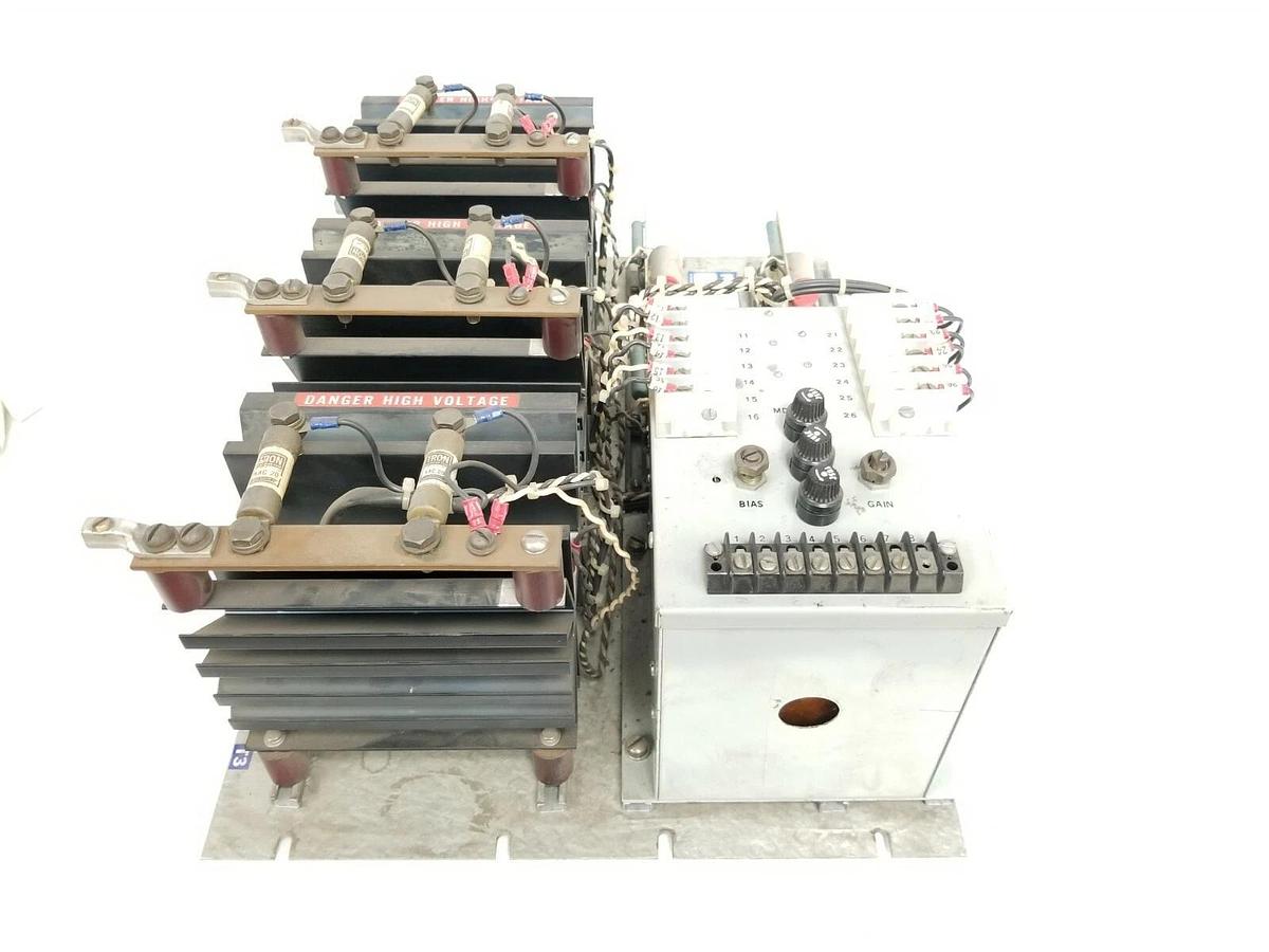 Used ROBICON CORP. 401-324 SCR POWER CONTROLLER 480V 25A W/ 304-046-3 SCR GATE TRIG.