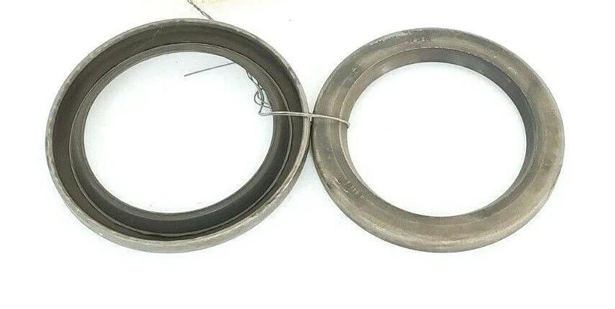 Used LOT OF 2 MILTON ROY 21101 CROSSHEAD PUMP OIL SEALS 0H08-0031-020