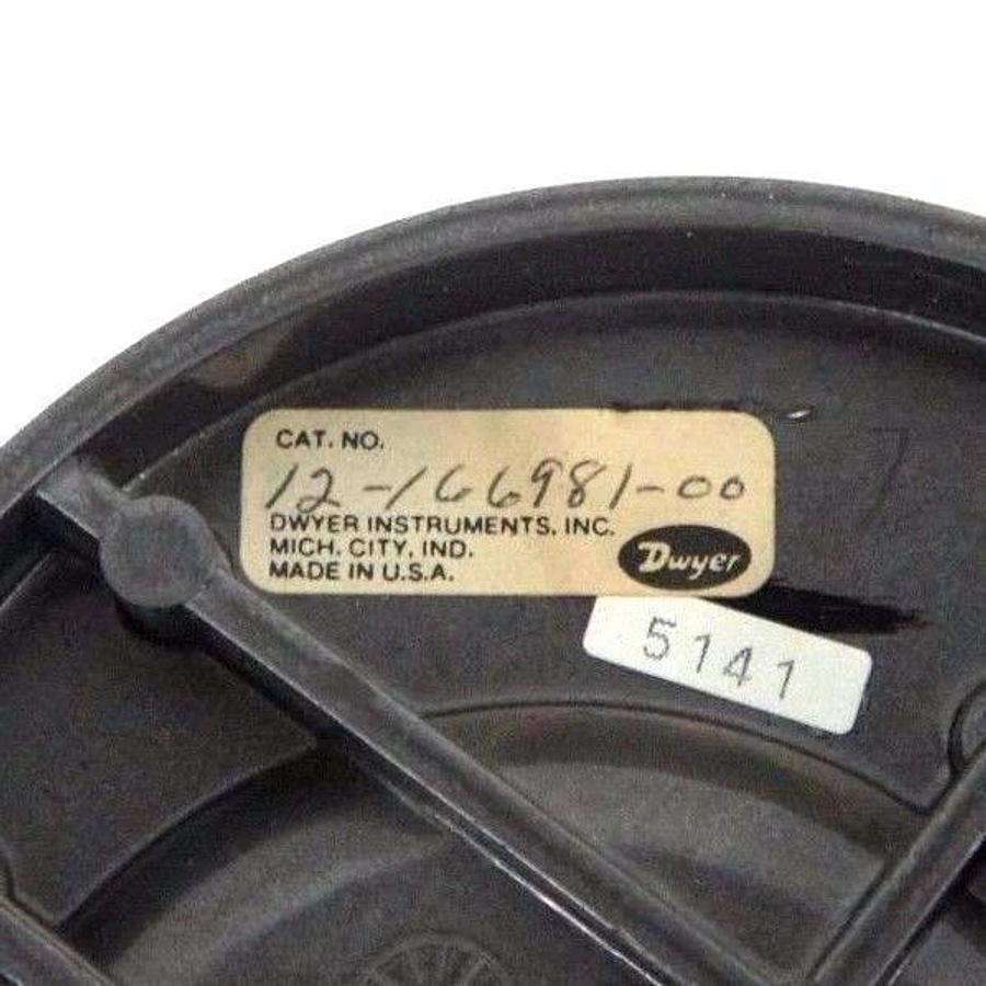 Used DWYER 12-166981-00 MAGNEHELIC PRESSURE GAUGE 15 PSIG MAX, 0-140, 1216698100