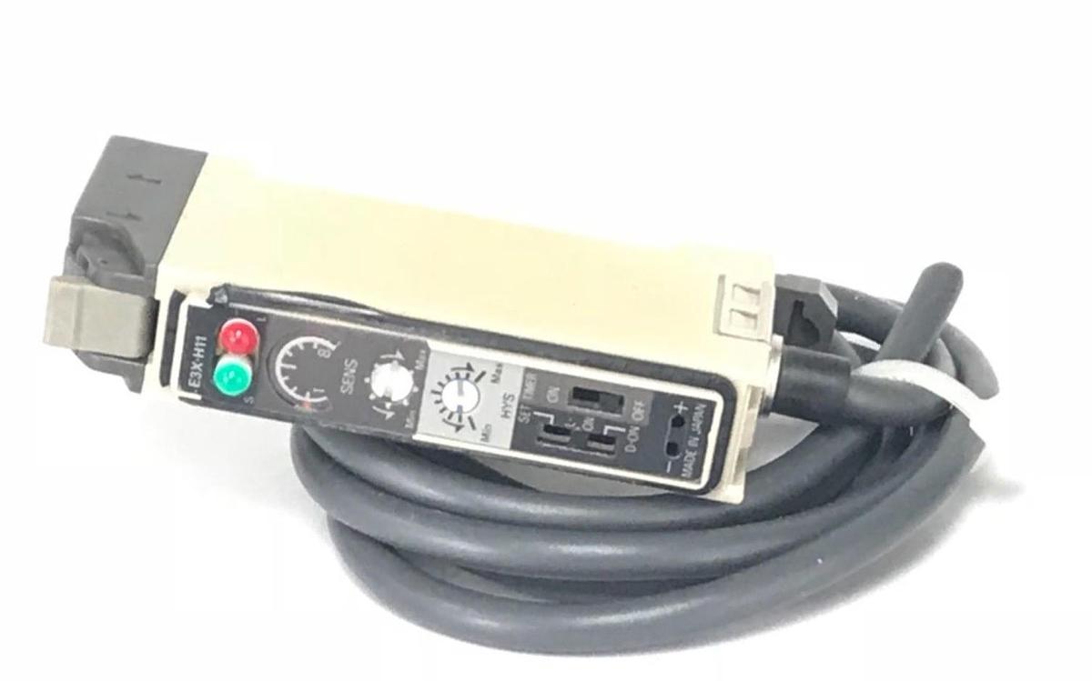 Used LOT OF 9 OMRON E3X-H11 PHOTOELECTRIC SENSORS 10-30VDC, E3XH11