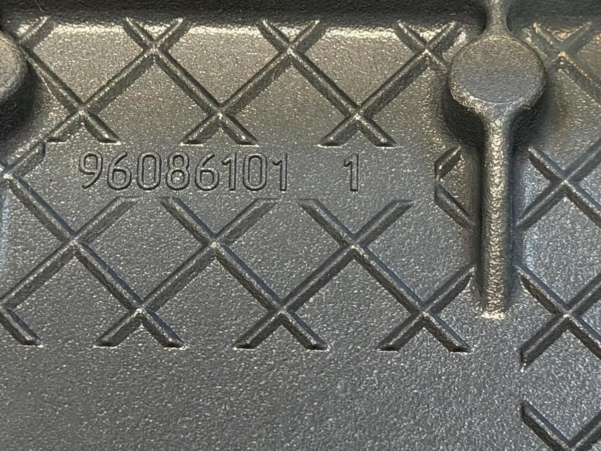 Used GRUNDFOS CRNE3-6 / MLE90CC MOTOR COVER PLATE 96086101 1