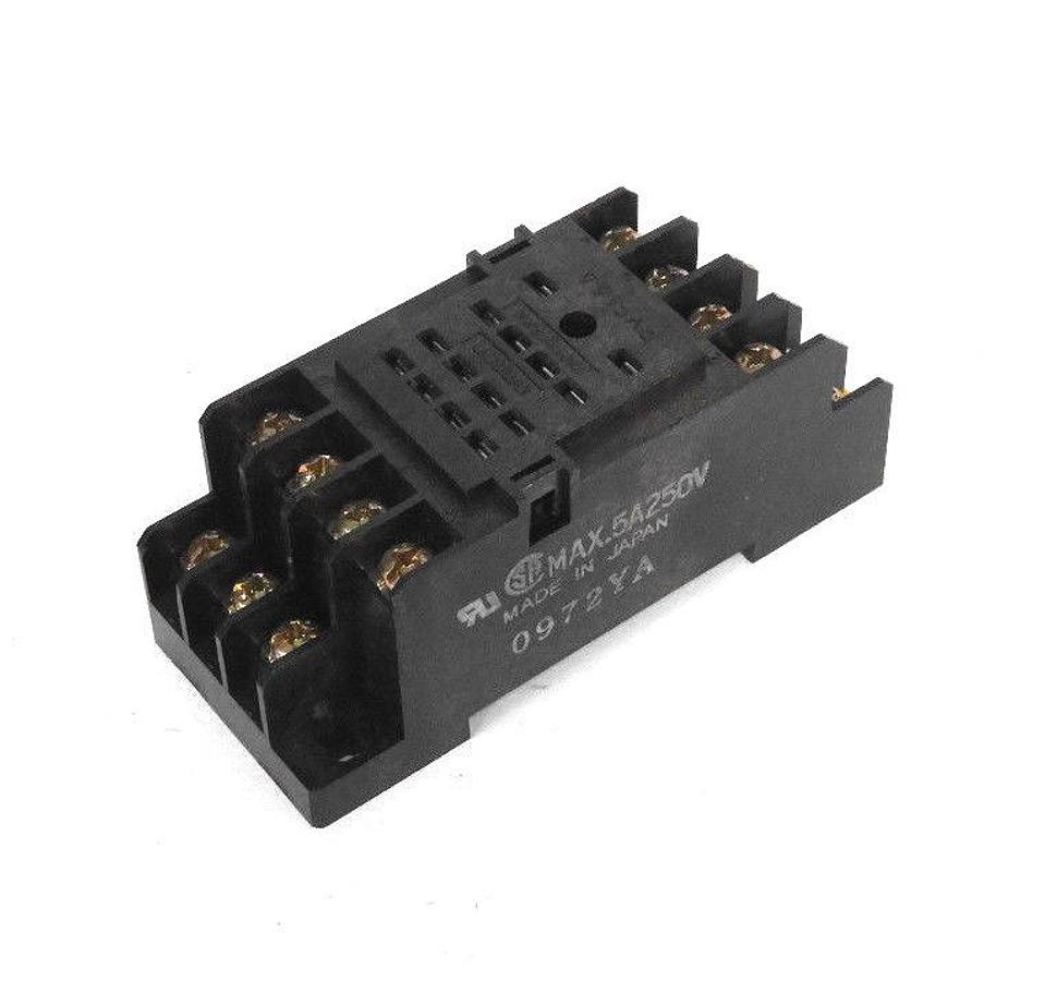 Used LOT OF 3 NEW OMRON 2-M4X10 RELAYS 5A, 250V