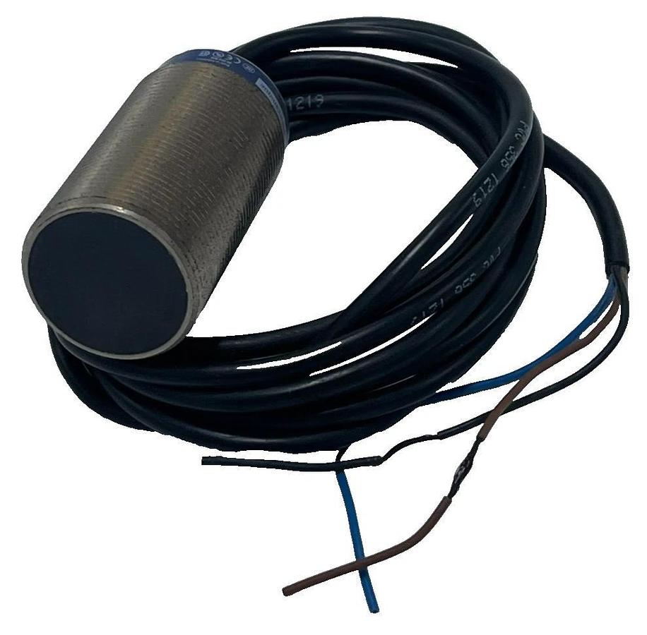 TELEMECANIQUE XS630B1PAL2 Inductive Proximity Sensor M30 15mm Flush 2M cable