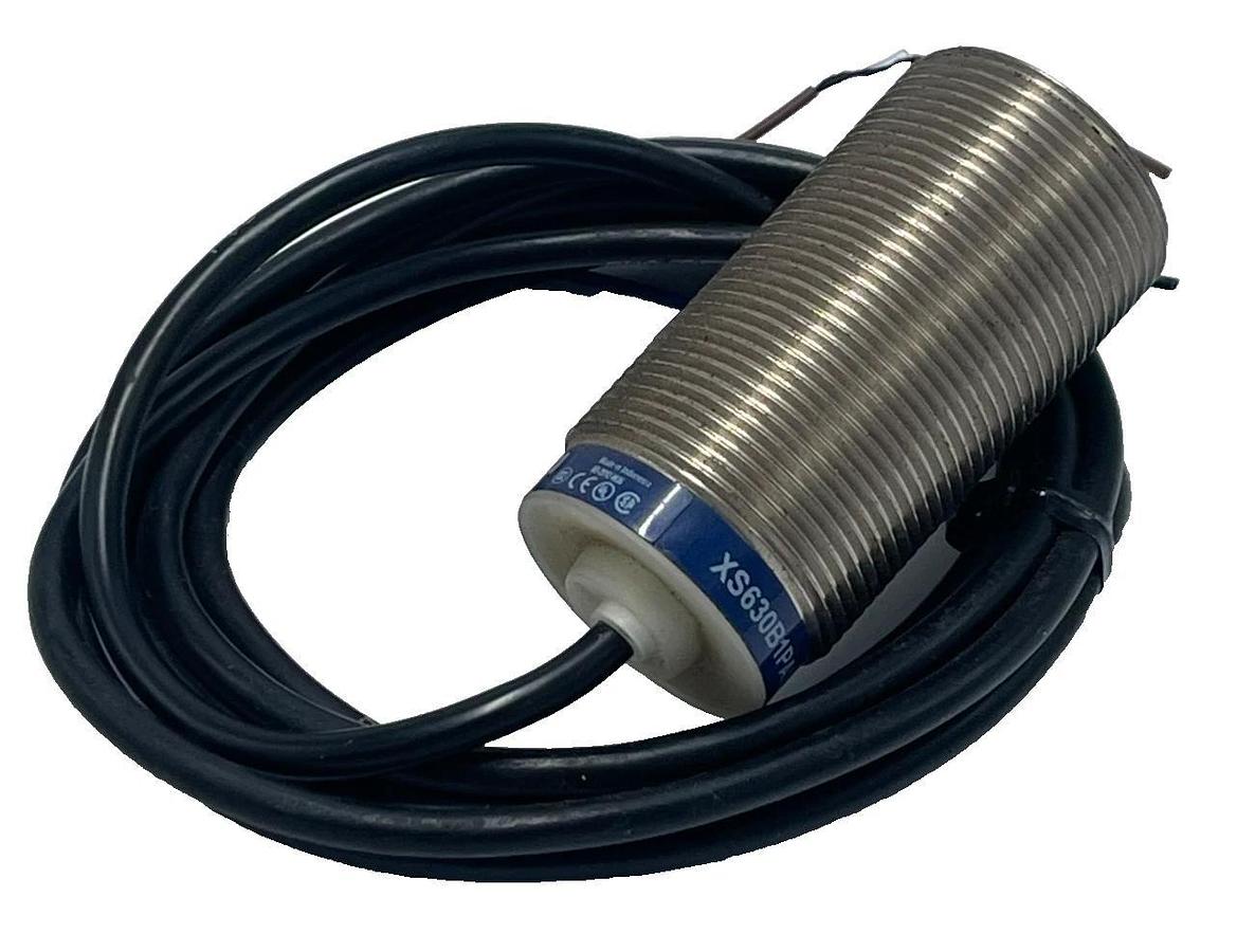 TELEMECANIQUE XS630B1PAL2 Inductive Proximity Sensor M30 15mm Flush 2M cable