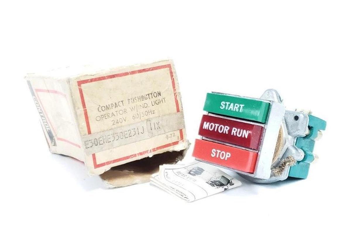 NIB CUTLER-HAMMER E30EHE330E231J-11X START/STOP BUTTON 4515832 E30EHE330E231J11X