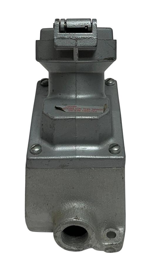 Used CROUSE-HINDS CPS152-211 / CPS152211 ARKTITE RECEPTACLE ASSEMBLY 20A 1HP 3P USNP