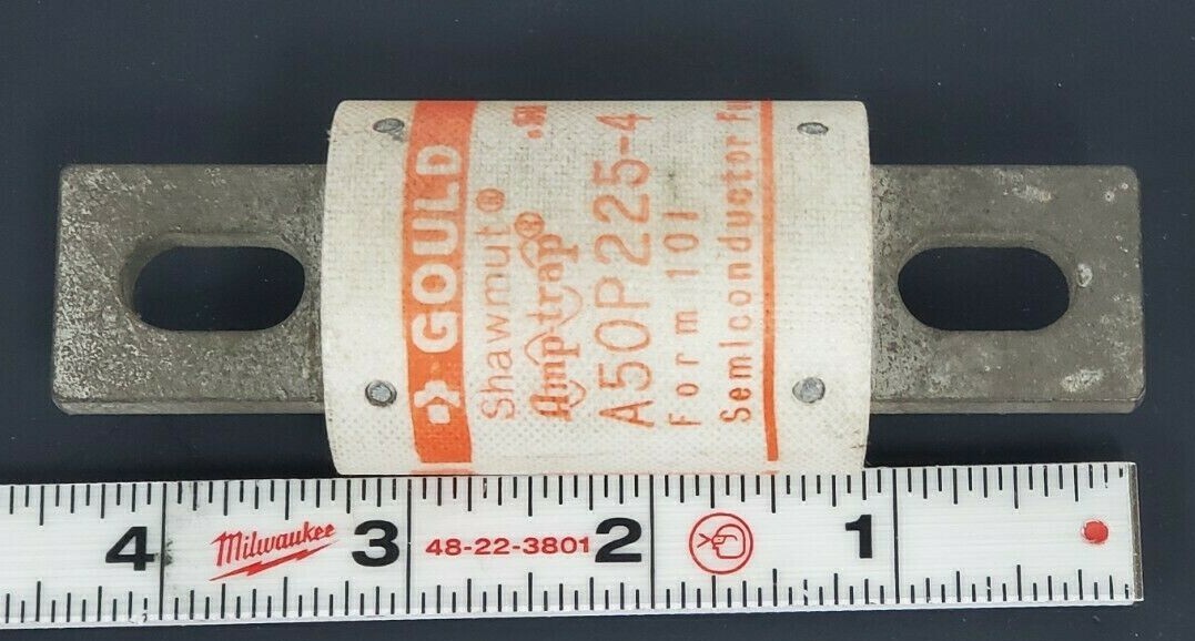 Used GOULD SHAWMUT A50P225-4 AMP-TRAP A50P225-4 SEMICONDUCTOR FUSE 225A