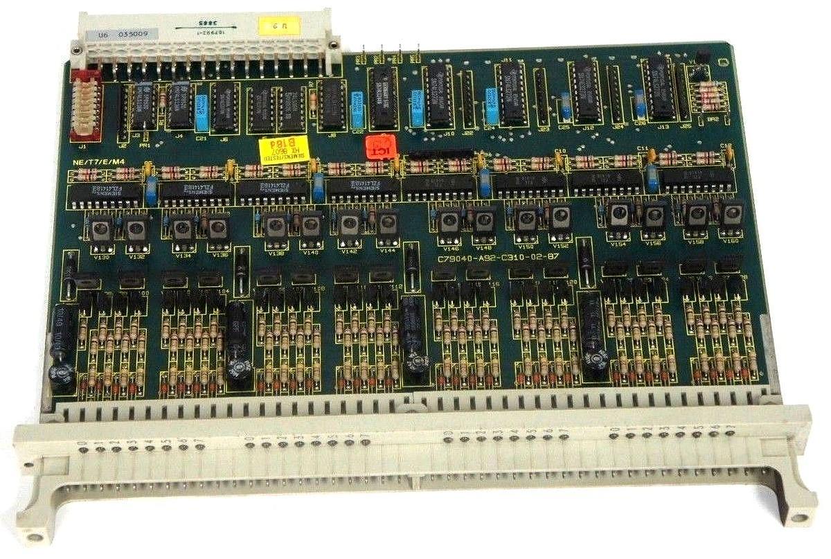 Used SIEMENS SIMATIC 6ES5445-3AA12 DIGITAL OUTPUT MODULE 6ES54453AA12