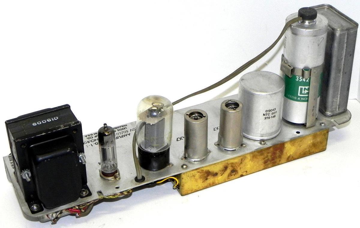 Used LEEDS & NORTHRUP R-820-1-1 AMPLIFIER R-820-1 PROD. NO. 800624 120V 50/60HZ