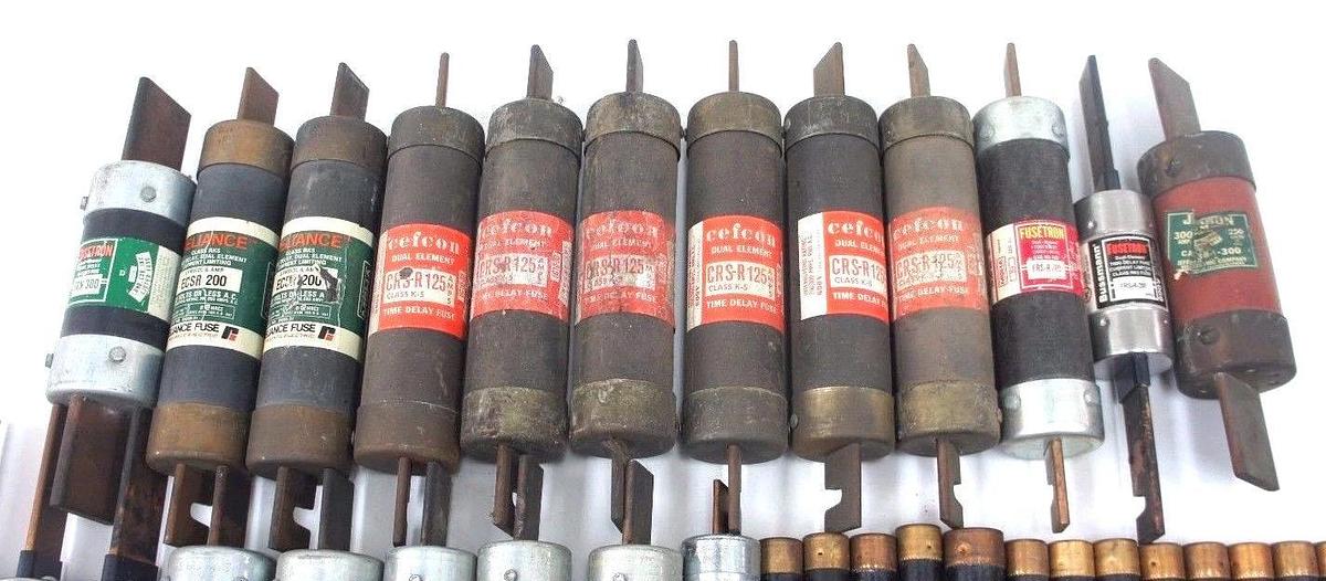 Used LOT OF 60 ASSORTED FUSES SEE DESCRIPTION FOR FULL LIST