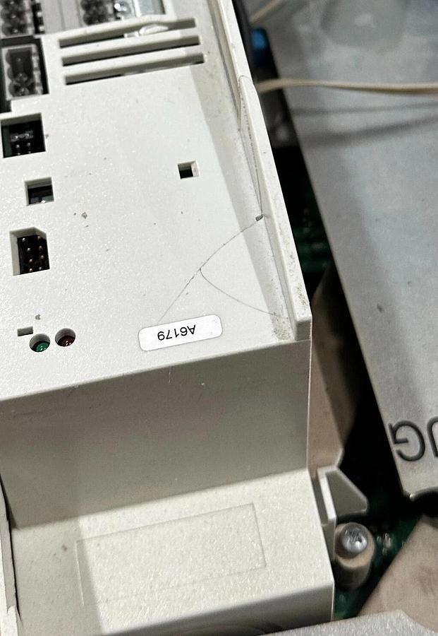 Used LENZE EVS9331-ESV004 / 13278258 SERVO DRIVE 55kW 33.9331SE.8B.81.V004 3PH USNP