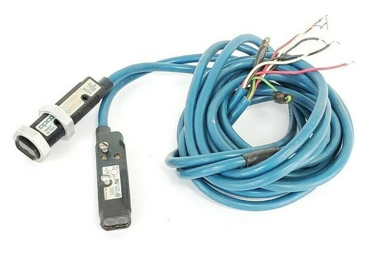 Used LOT OF 2 OPCON 14102A6517 COMET PHOTOELECTRIC SENSORS, 10-30VDC, 1W
