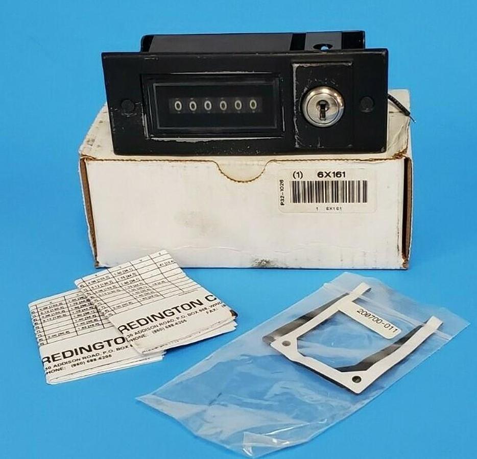Used REDINGTON P32-1026 115VAC 8W ELECTRONIC COUNTER PANEL MOUNT 6 FIGURE