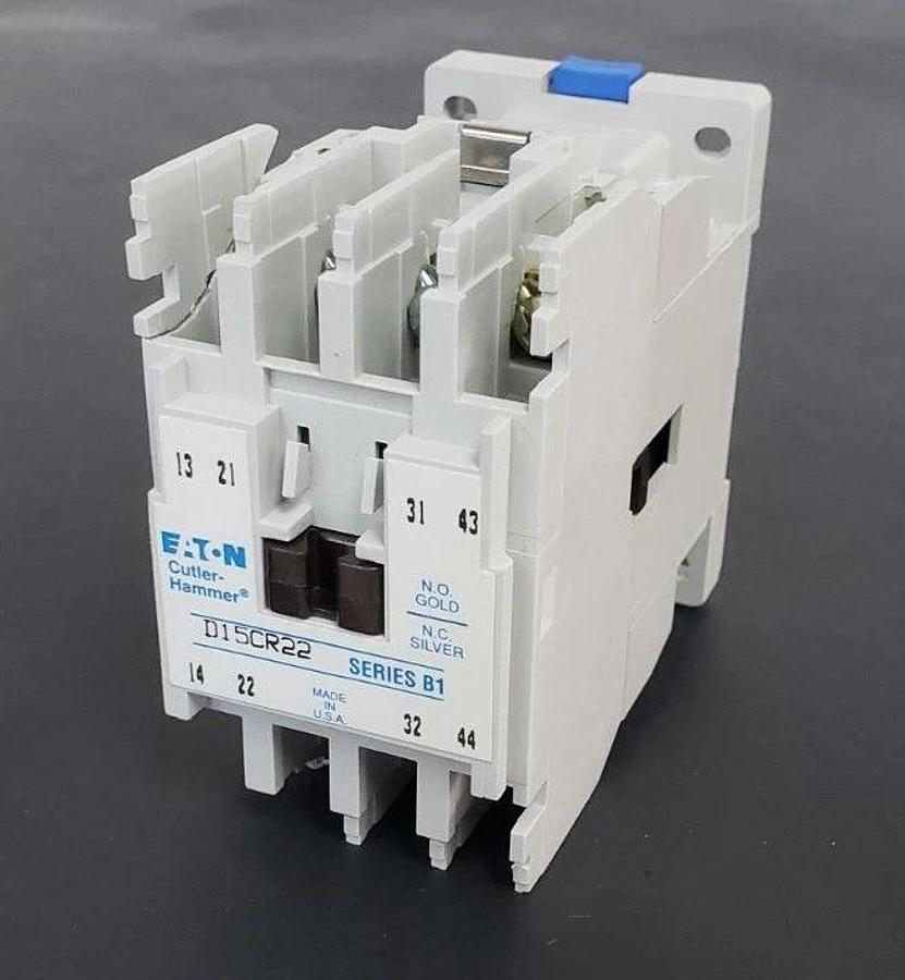 NEW EATON CUTLER-HAMMER D15CR22CB MULTIPOLE RELAY D15CR22 SER. B1 (DAMAGED)