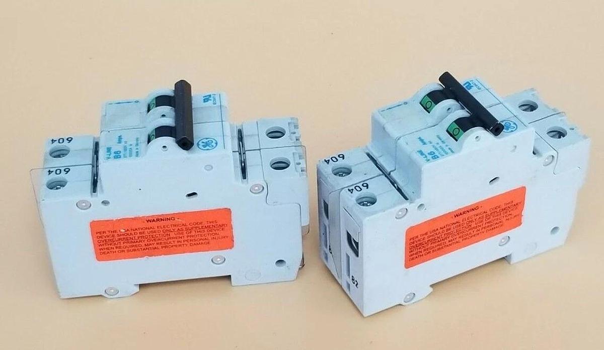 Used LOT OF 2 GENERAL ELECTRIC V17206 CIRCUIT BREAKERS 277/480VAC 2P 6A IEC947-2 B6