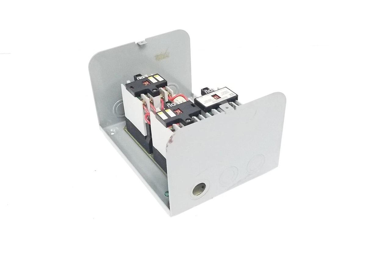 Used SQUARE D 8903 TYPE L LIGHTING CONTACTOR 8501-X0-21S1 , 8501-X0-22S1 120V 60HZ