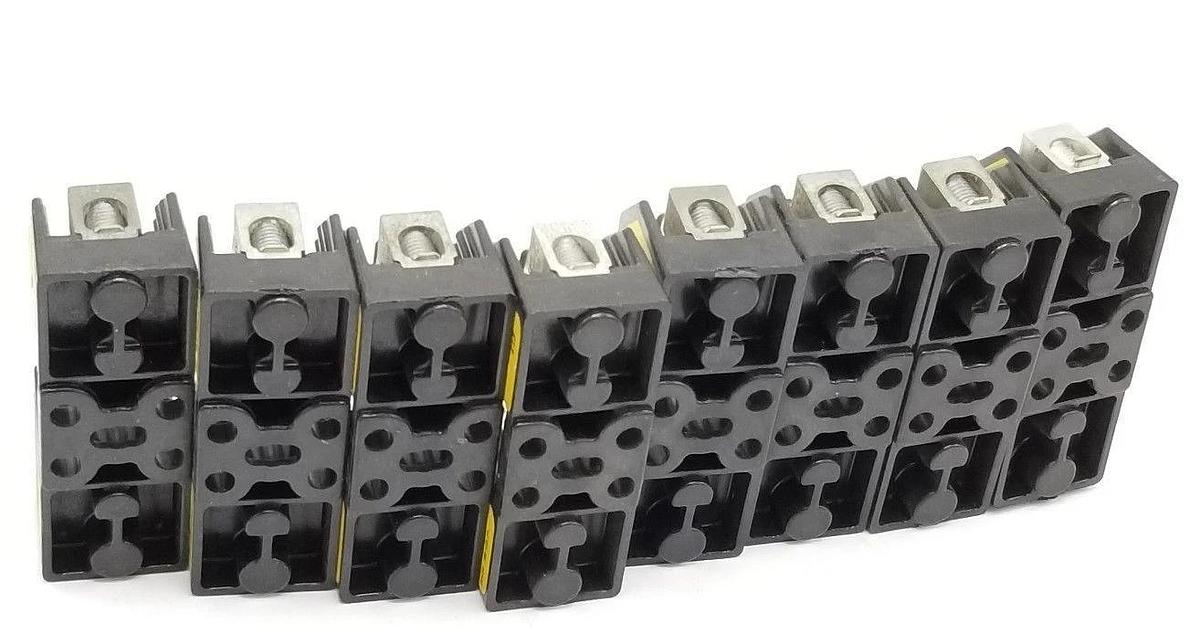 Used LOT OR 8 BUSS R25030-1CR FUSEHOLDERS 250V, 30A, 1POLE, 1BR007, R250301CR
