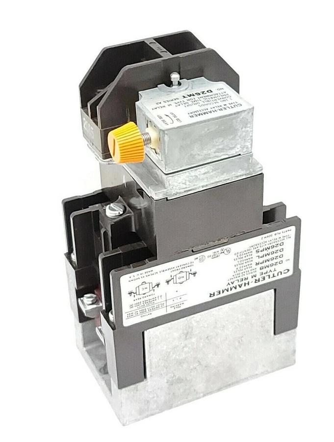 NIB EATON CUTLER HAMMER D26MR005A TYPE "M" RELAY W/ TIMER ATTACH. 600V