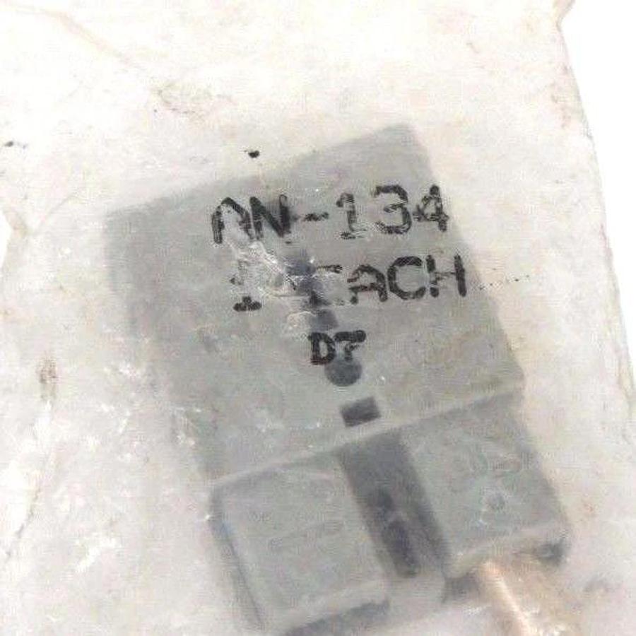 Used NEW CLEVELAND AN-134 CONNECTOR FEMALE GRAY 2PIN AN134