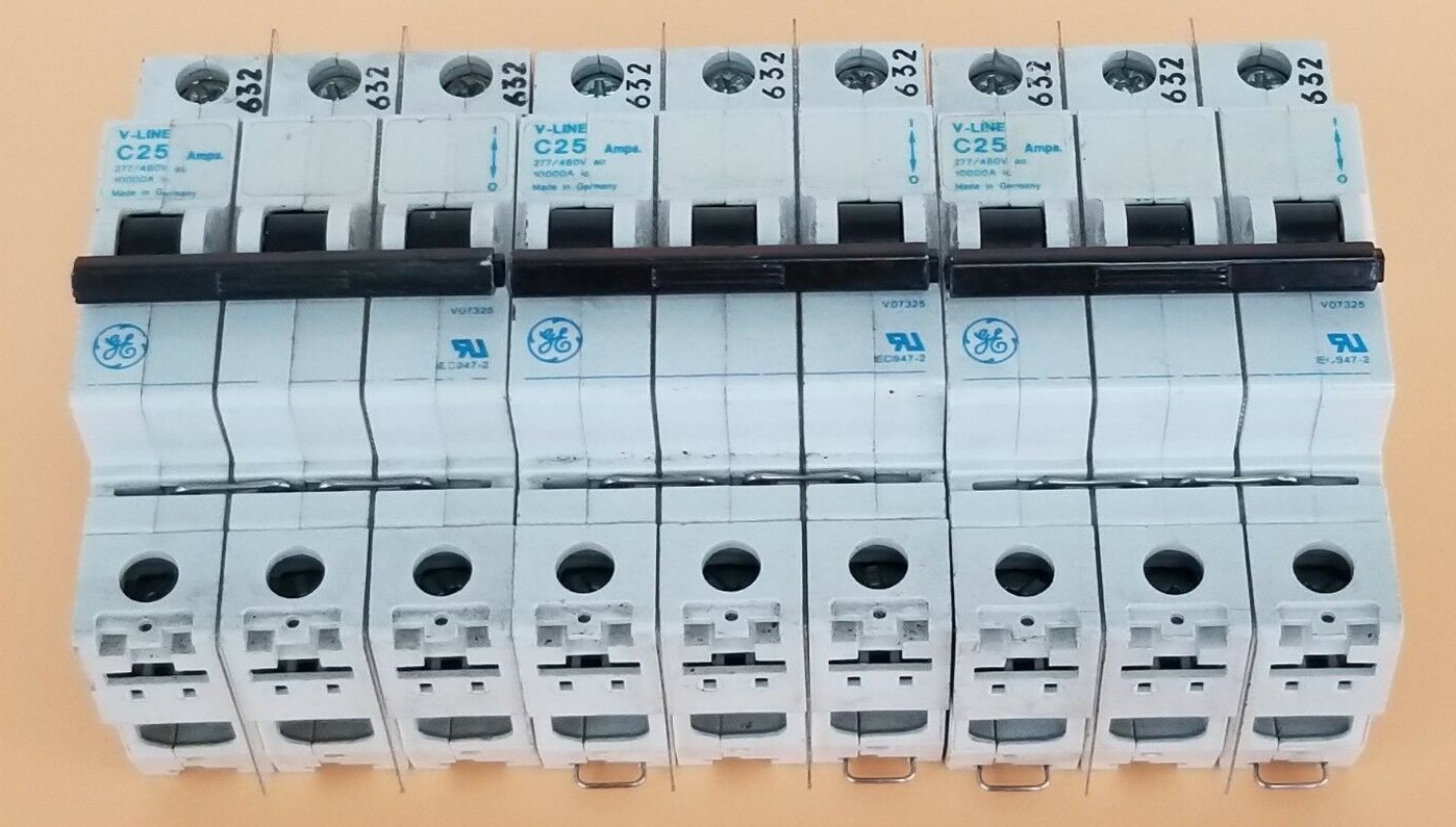 Used LOT OF 3 GENERAL ELECTRIC V07325 CIRCUIT BREAKERS 277/480V 25A V-LINE C25
