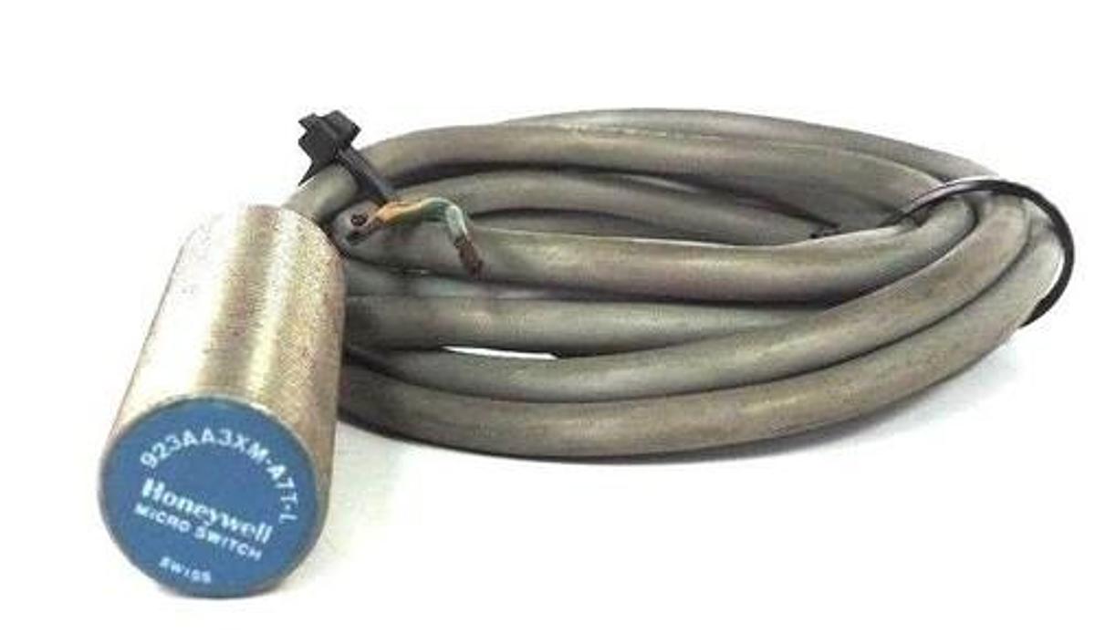 Used HONEYWELL MICRO SWITCH 923AA3XM-A7T-L PROXIMITY SWITCH 923AA3XMA7TL