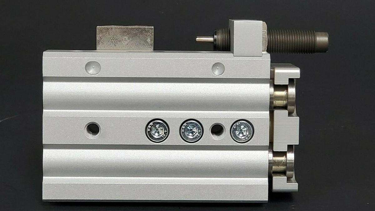 Used NEW SMC MXQ16-30BS AIR SLIDE TABLE CYLINDER MXQD37 W/ SHOCK ABSORBER MXQ1630BS