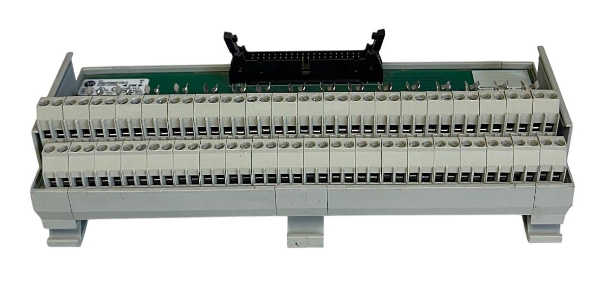 Used ALLEN BRADLEY 1492-IFM40F-F24-2 /A 40-PT FUSIBLE INTERFACE MODULE W/ LEDS NSNP