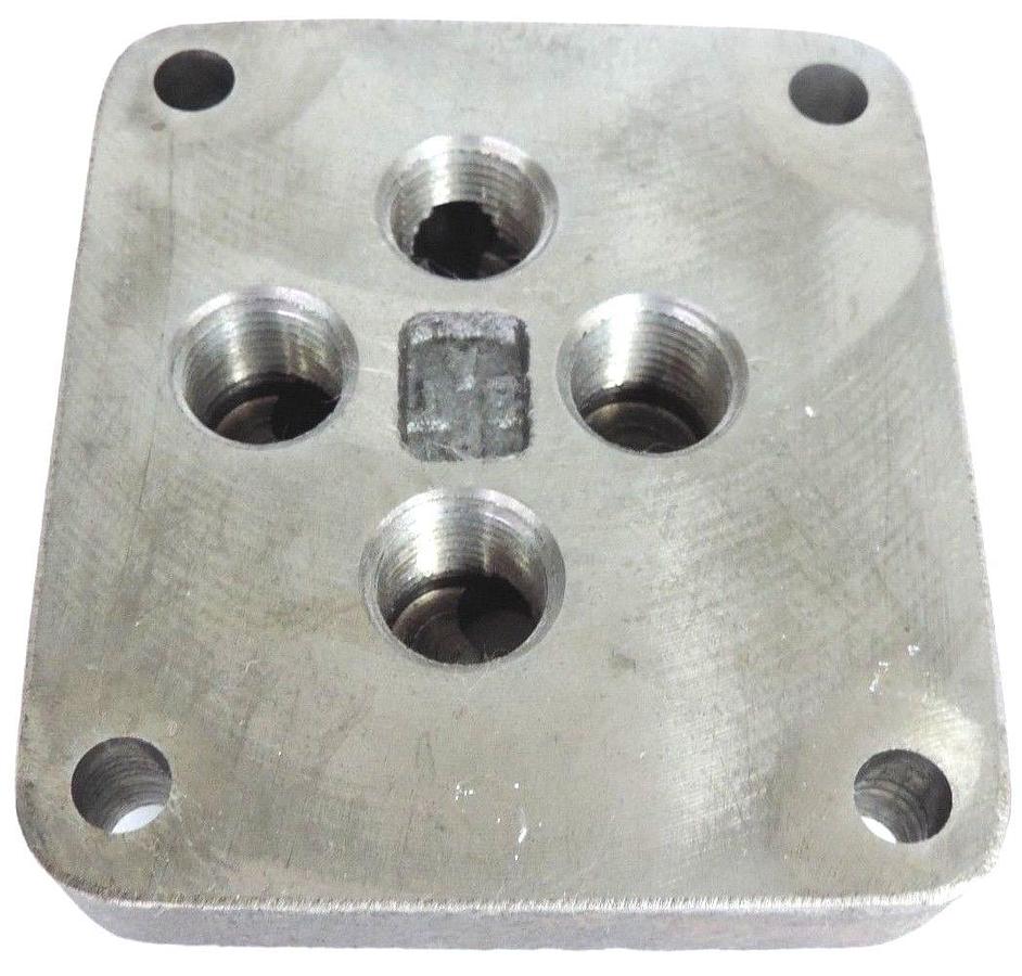 Used NEW VICKERS 215093 VALVE SUBPLATE MANIFOLD