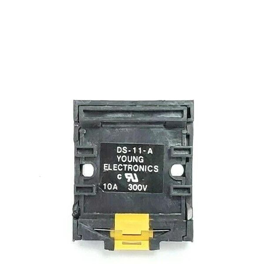Used YOUNG ELECTRONICS DS-11-A RELAY SOCKET 10AMP 300V 11PIN OCTAL DS11A