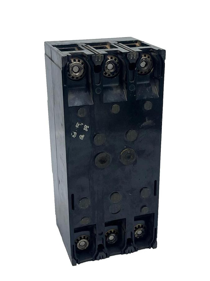 Used ITE FJ3-200 CIRCUIT BREAKER 200 AMP 3 POLE 600 VAC