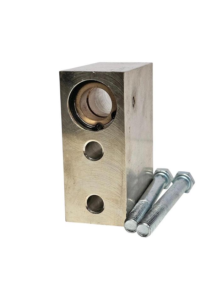 NEW TOMAHAWK 006835-A-A BEARING BLOCK ASSY 006835AA