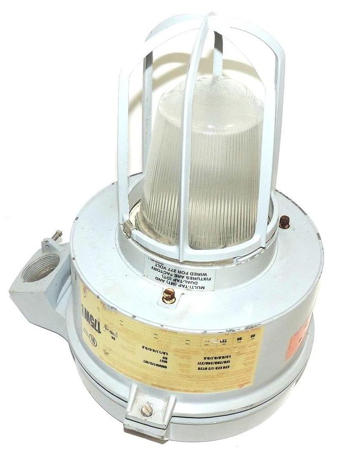 Used CROUSE HINDS VMVM175/MT LIGHT FIXTURE, INPUT 210 WATTS, 60 HZ, VMVMN175MT
