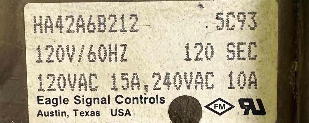 Used NEW EAGLE SIGNAL HA42A6B212 ELECTRIC RESET TIMER 120-SECONDS 120Vac/60Hz