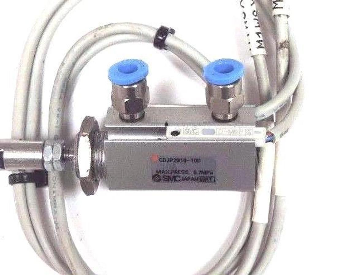 Used SMC CDJP2B10-10D PNEUMATIC CYLINDER W/ (2) SMC D-M9P REED SWITCHES