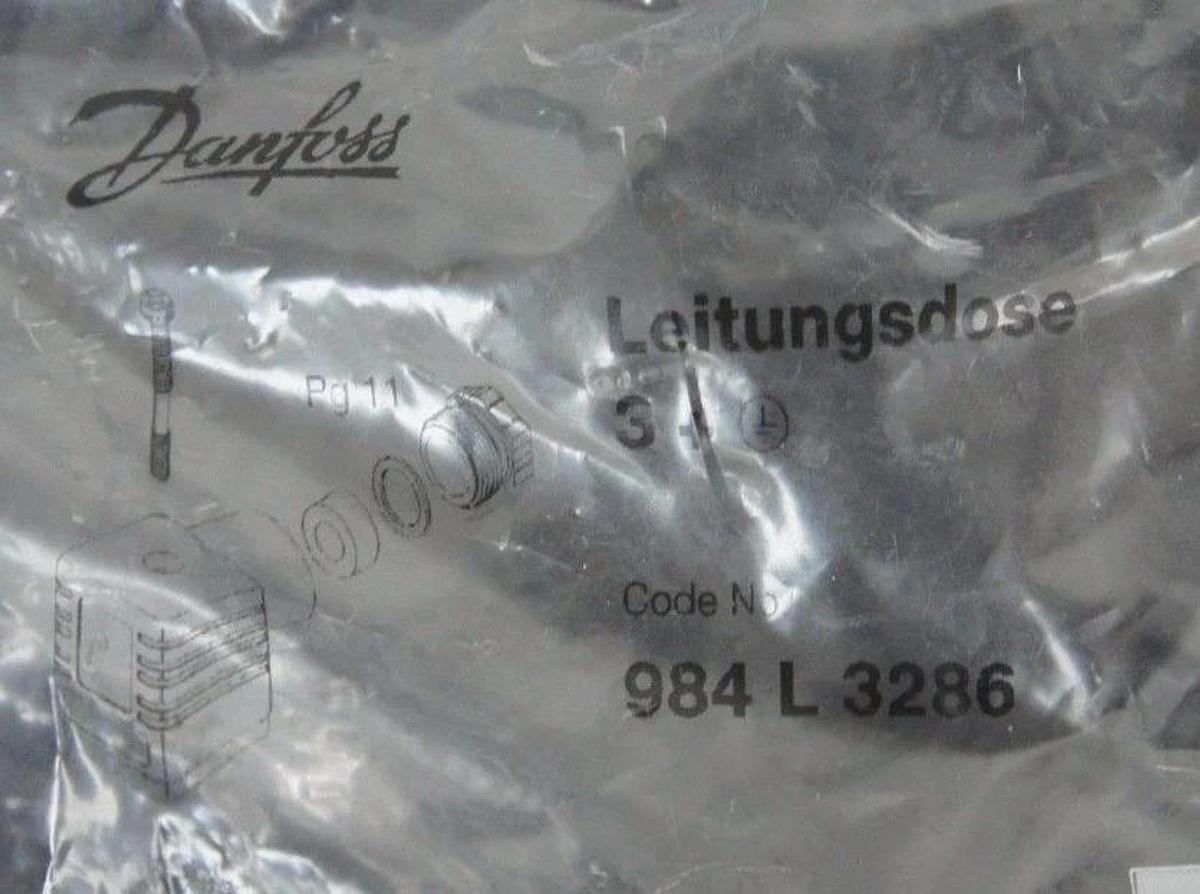 Used DANFOSS 984-L-3286 PLUG CONNECTOR 984L3286