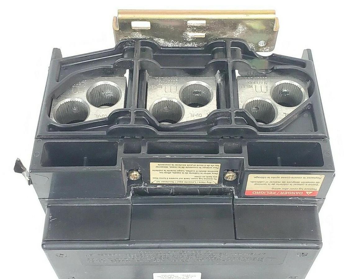 Used SQUARE D LE36400LI MOLDED CASE CIRCUIT BREAKER 600V, 400A W/ TRIP ARP100 PLUG KI