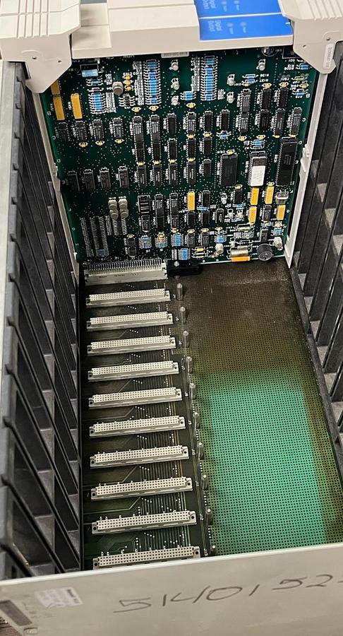 Used Honeywell 51401525-100 Rev A 15-Slot Chassis w/ (2) 51304485-100 Digital Modules